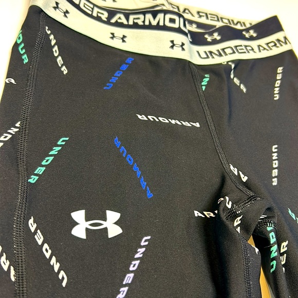 Under Armour Kids Cropped Gym Pants Youth Medium Black Summer Play Exercise Run - Picture 5 of 7